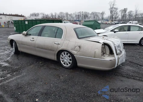 2008 Lincoln Town Car Signature L from USA, damaged, VIN 2LNHM85W78X634112